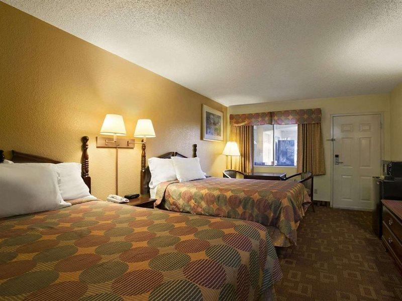 Super 8 By Wyndham Nashville Near Downtown / I-40 Экстерьер фото